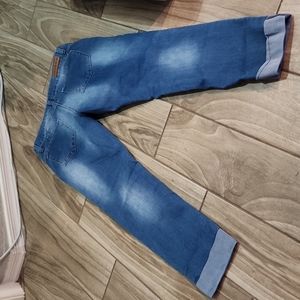 Size 9 lightweight low-rise cuffed jeans